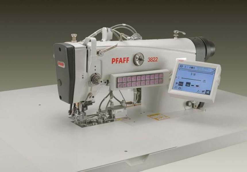 Pfaff Integrated workplace for run-stitching and trimming the front edges 3822