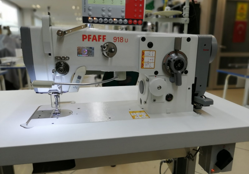 PFAFF 918u- HIGH-SPEED ZIGZAG SEWING MACHINES WITH DIFFERENTIAL BOTTOM FEED